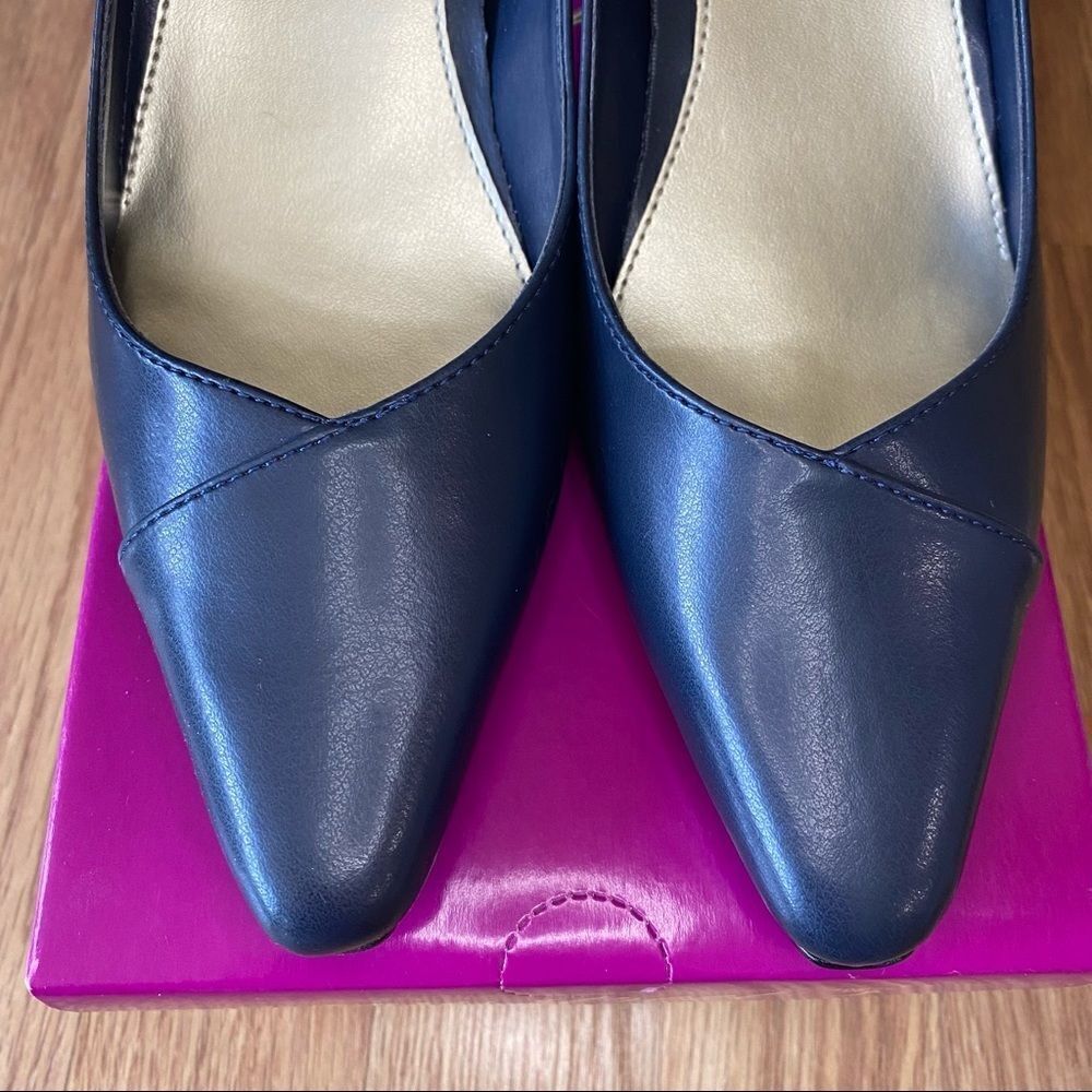 Easy Street Navy Chiffon Pumps 2" Heel Size 7 - Picture 4 of 13